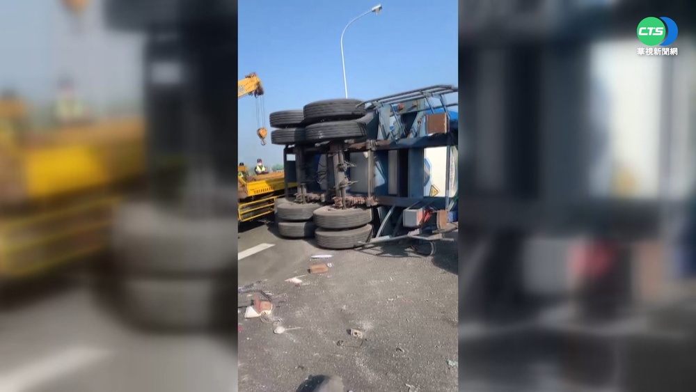 疑疲勞駕駛 大貨車國道追撞化學車翻