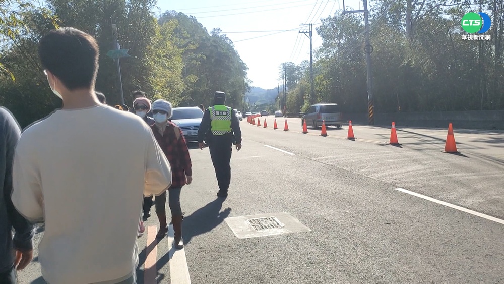 苗栗三灣落羽松人氣夯 交警嚴抓違停!