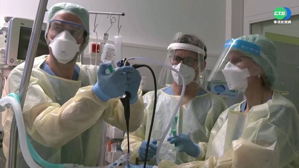 Omicron症狀輕.傳播力強 恐減疫苗效力