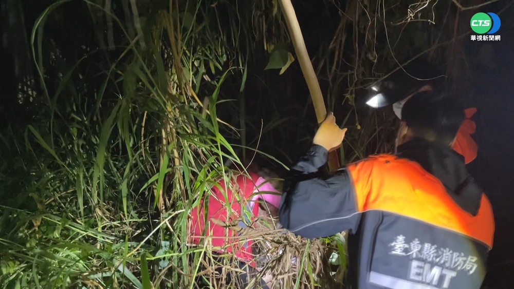 翁旅遊外出失蹤 警消尋獲赤裸躺草叢