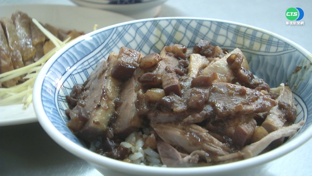高CP值鴨腿飯 饕客族為"90元"排長龍