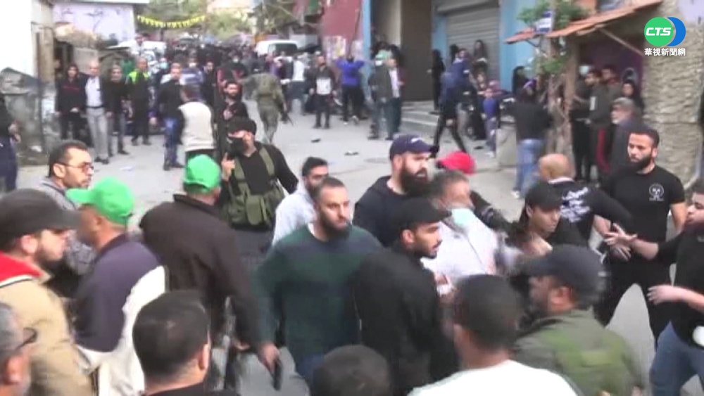 黎巴嫩難民營辦葬禮 槍手闖入濫殺無辜