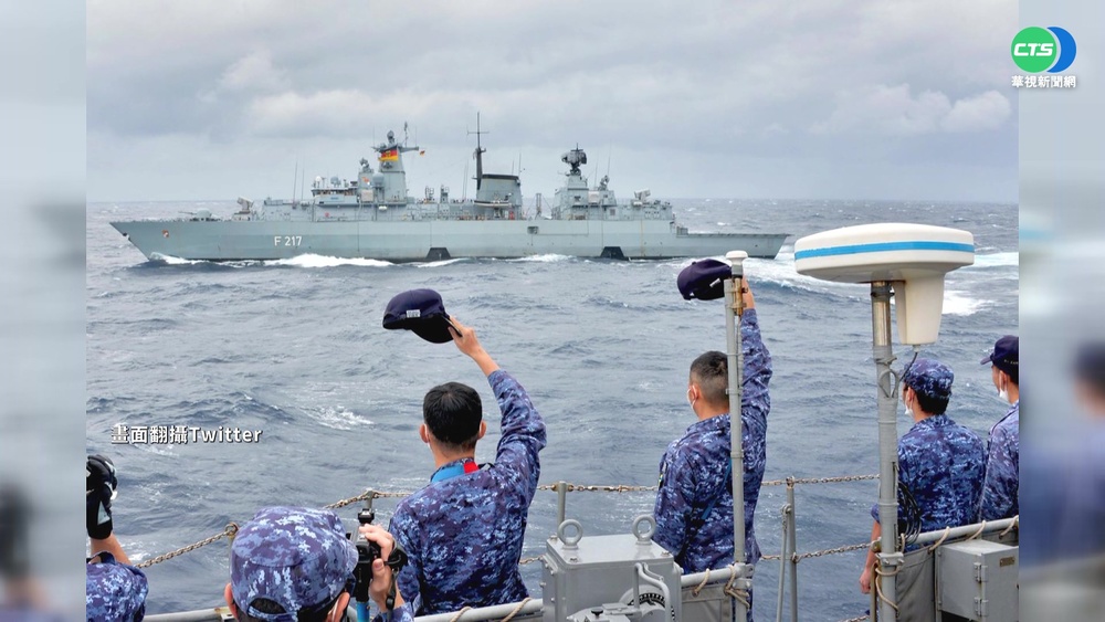 牽制中國擴張 日德軍艦沖繩聯合演訓