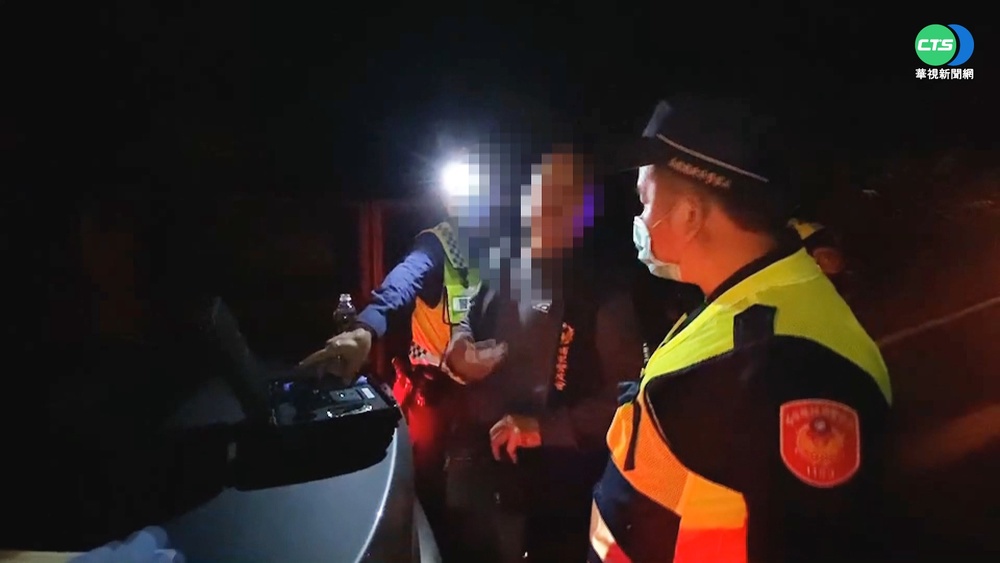 酒駕失控撞上變電箱 草屯上千戶停電