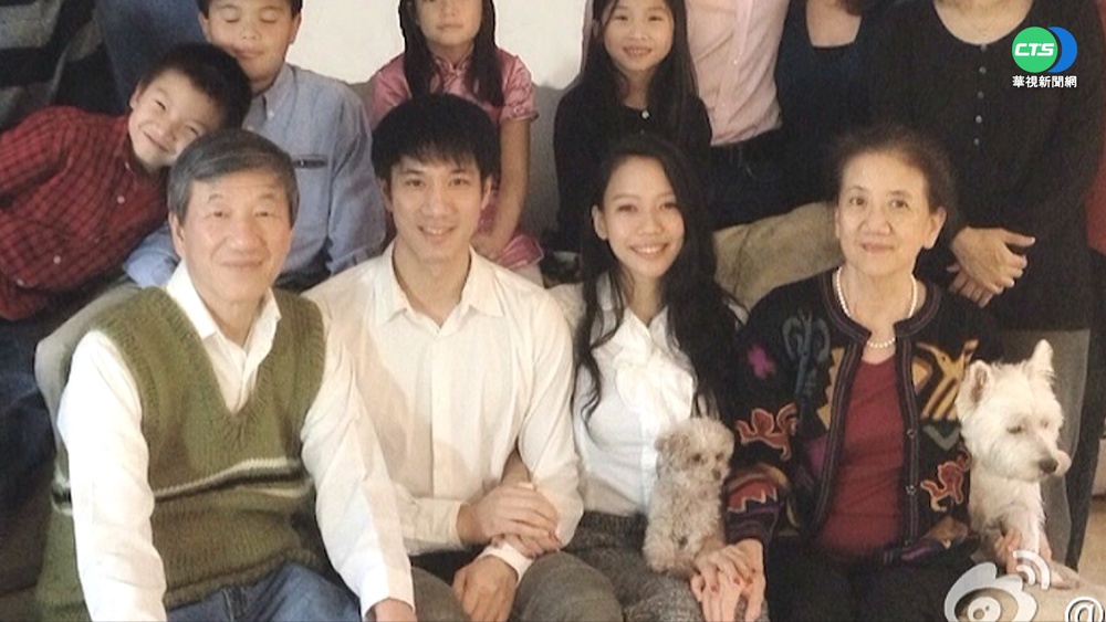 李靚蕾高學經歷 傳插手天王事業惹婚變?