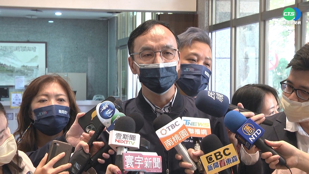 侯公投千字文引爆藍營怒火 朱急滅火