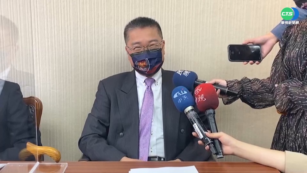 公投前夕扭傷腳 徐國勇:須3週康復