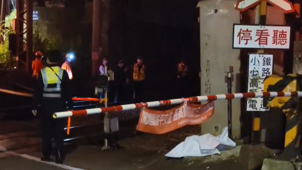 台鐵傳意外! 婦闖平交道遭普悠瑪撞身亡