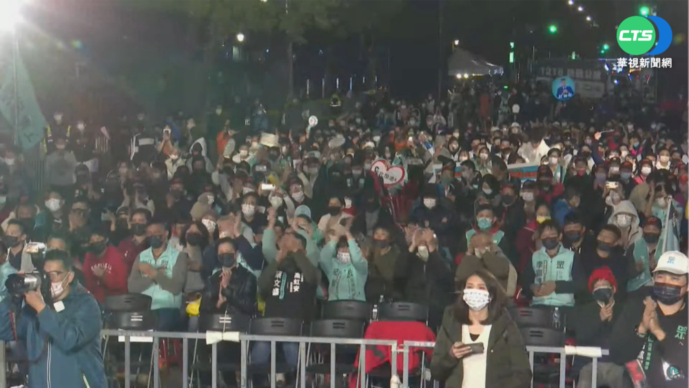 藍營"民主守夜"夜宿自由廣場 拚"4個同意"!