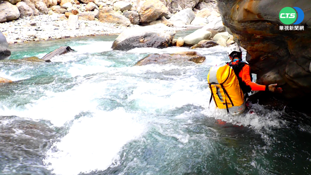 轆轆溫泉2人失聯 今判讀水下攝影畫面
