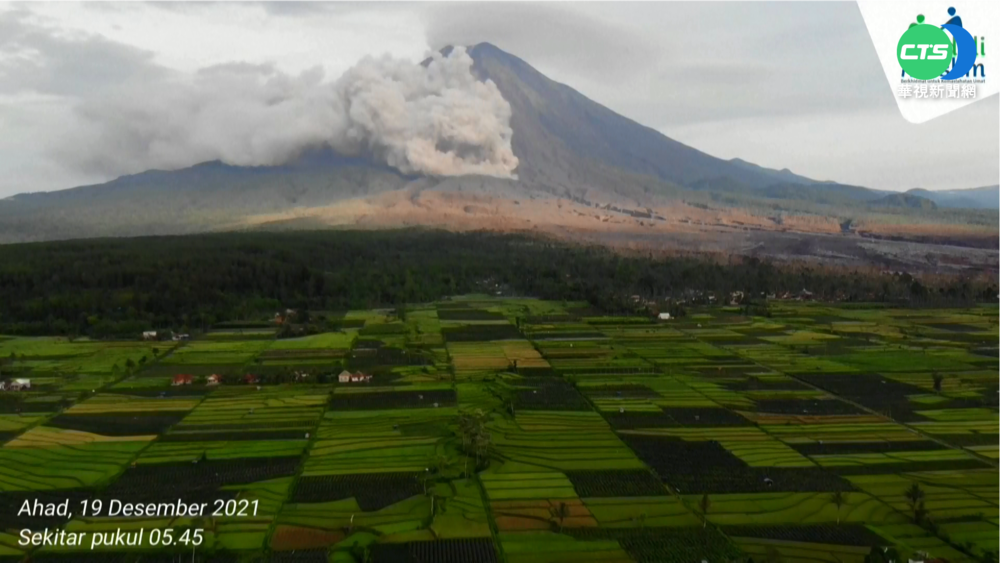 印尼塞梅魯火山再噴發 官方籲民眾遠離
