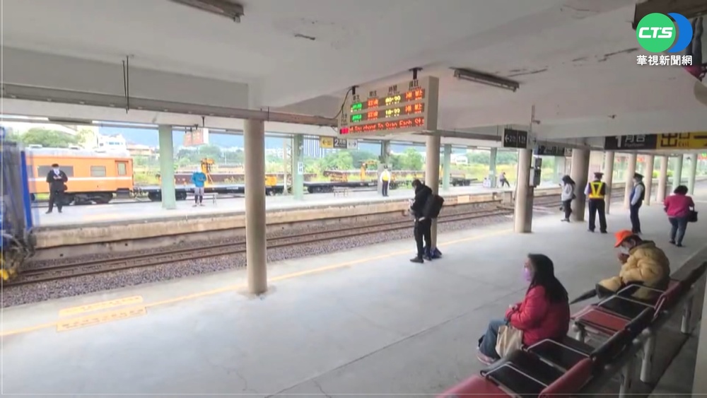 台鐵燈箱圖文糗出包 新城.頭城分不清!