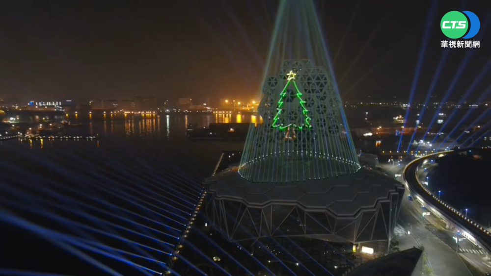 高雄耶誕主燈試燈 高流光影耶誕樹炫麗