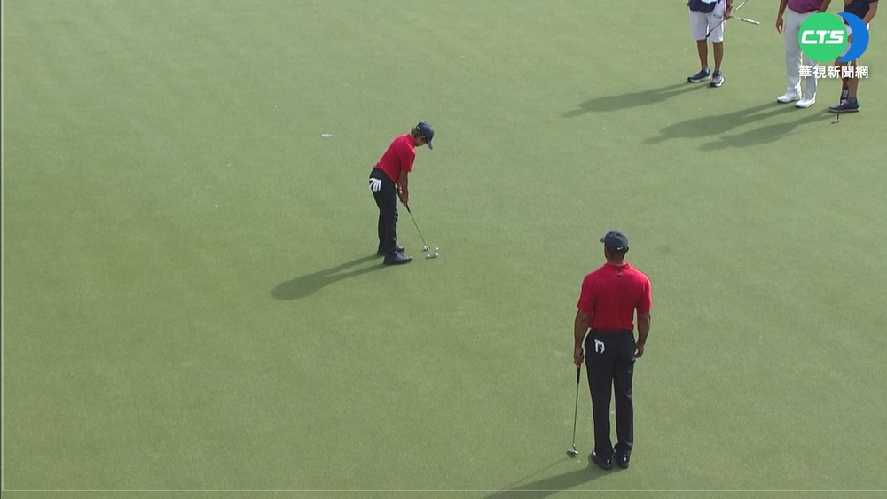 伍茲車禍後首復出 風采被"神童兒"壓過