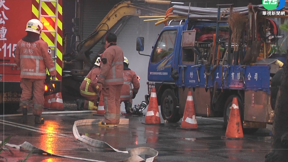 竹市1路口挖破管線瓦斯外洩 現場搶救中