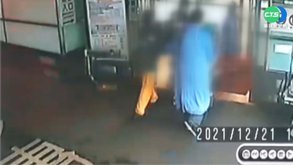 6旬婦做麵包突倒地 同事急打119救命