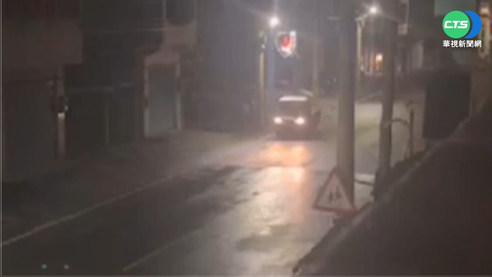 派出所前挑釁 小貨車暴衝.急煞.按喇叭