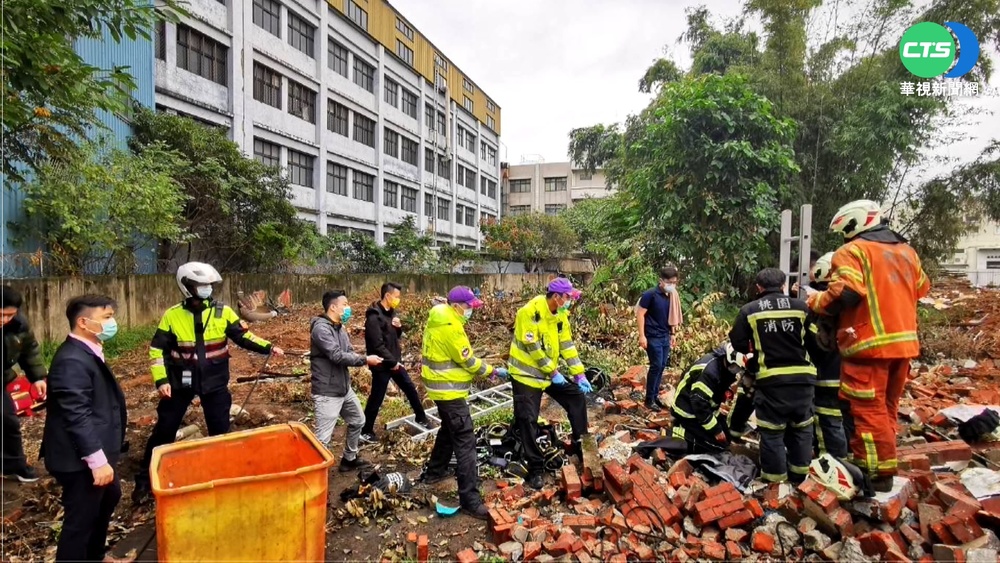 地質測量員墜5公尺深水井 驚險獲救