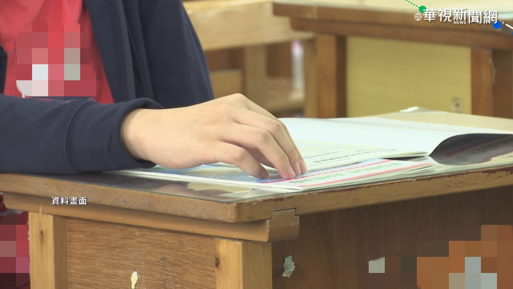 憂兒在校適應不良 40歲媽進班陪讀惹眾議