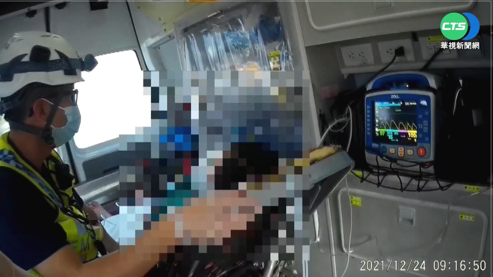 想上廁所卻產嬰! "臍帶繞頸"母女急送醫