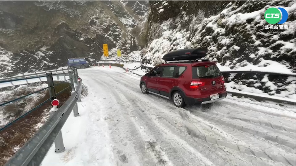 合歡山追雪當心 水晶宮路段結冰易打滑