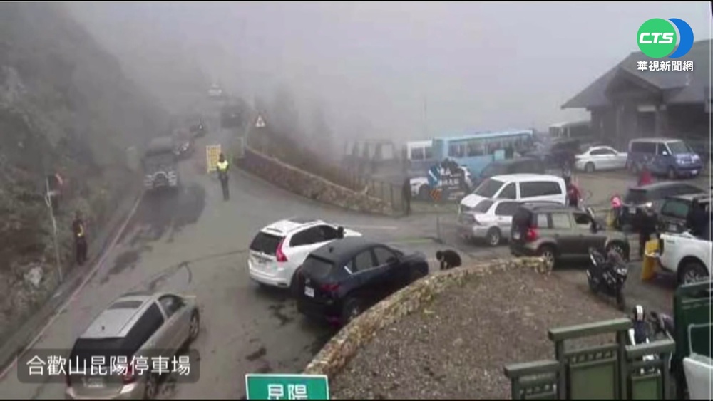 跨欄拍照.逆向超車... 追雪亂象忙翻警!