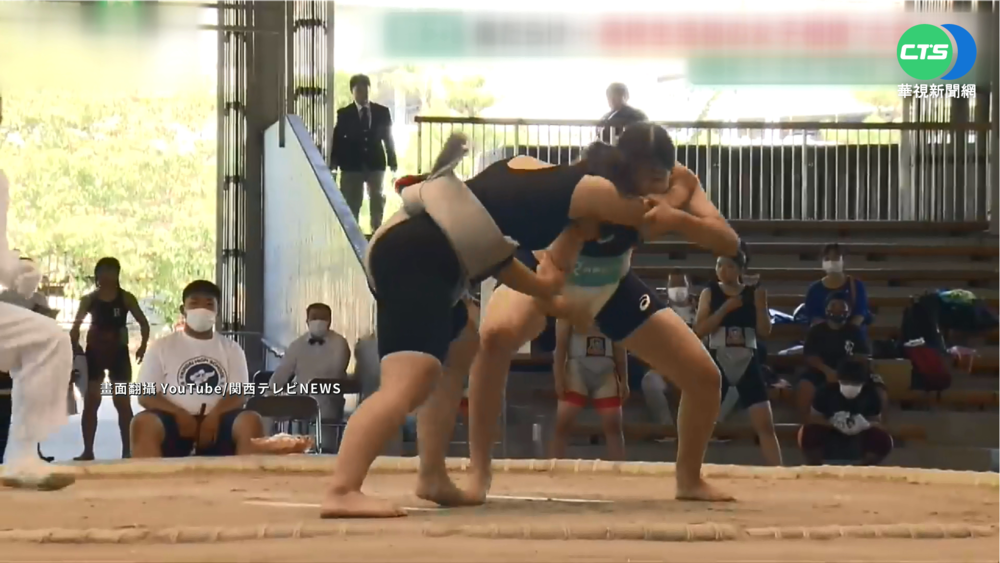 渾身傷流鼻血不減鬥志 直擊"相撲少女"