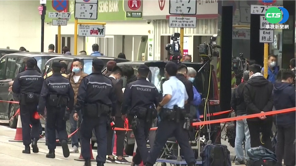 200港警查"立場新聞" 逮7名相關人士