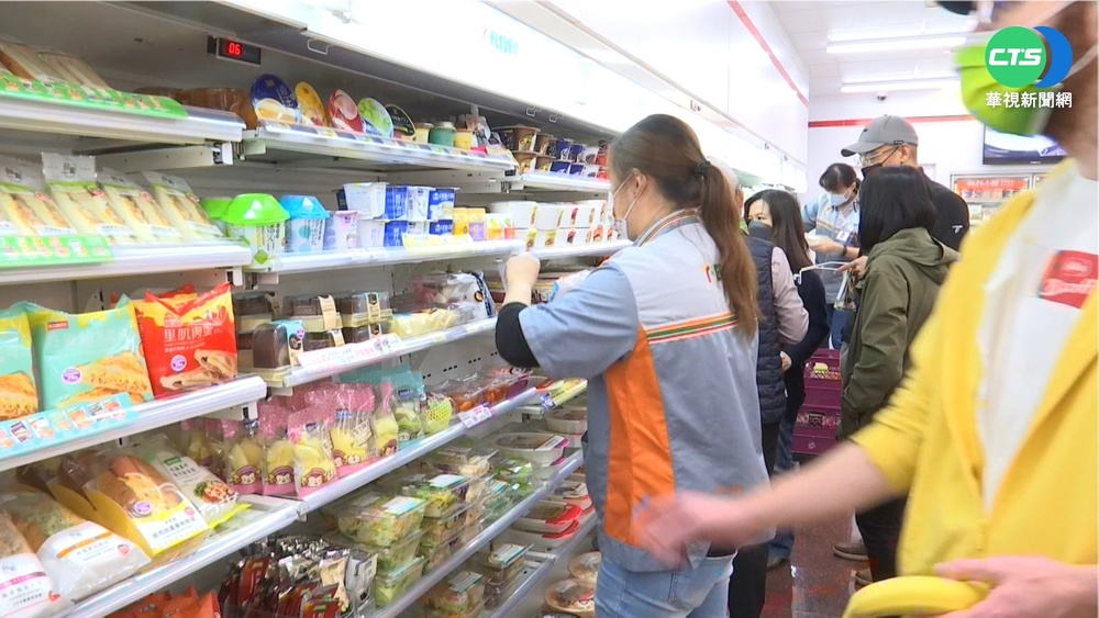 熱血瘋跨年倒數 一級戰區超商拆門增貨