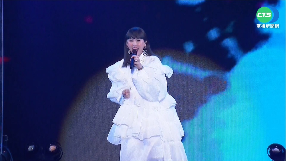 高雄跨年高流舞台 Leo王.娃娃登場嗨唱!