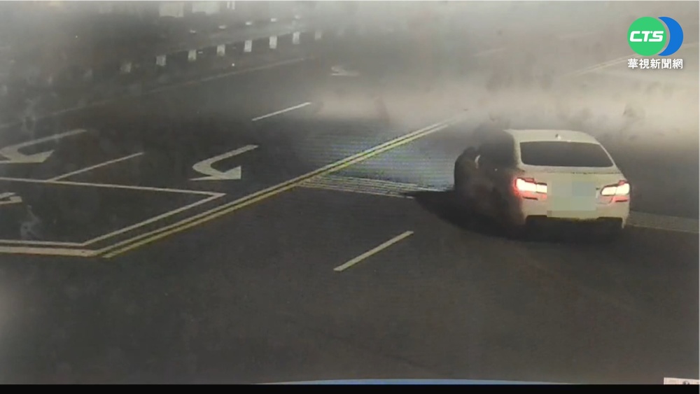 酒駕自撞還謊稱代駕 男渾身酒氣露餡