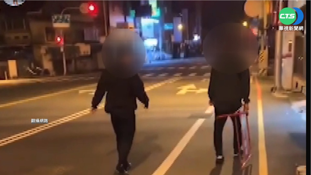 健身教練酒後失控 砸告示牌.折防撞桿