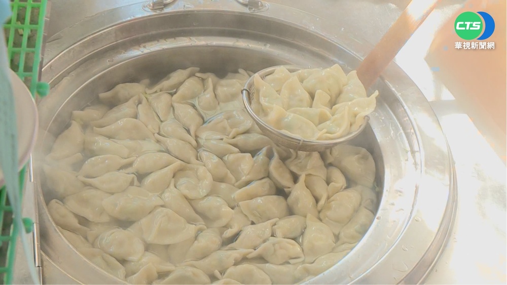 水餃老店下殺1元 民眾搶便宜做公益