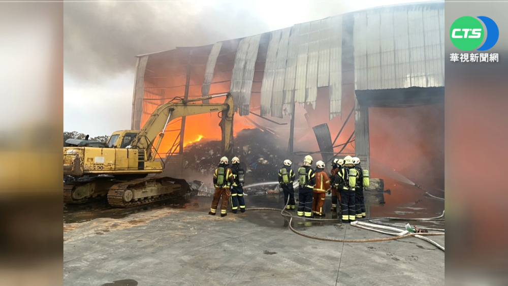 環保廢棄物工廠凌晨火 逾200坪廠房燒毀