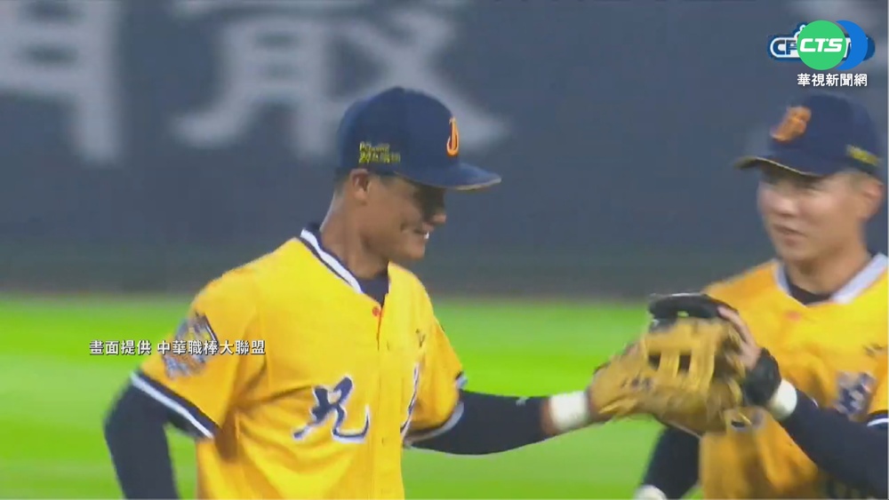 王勝偉改披藍袍 加盟富邦悍將!