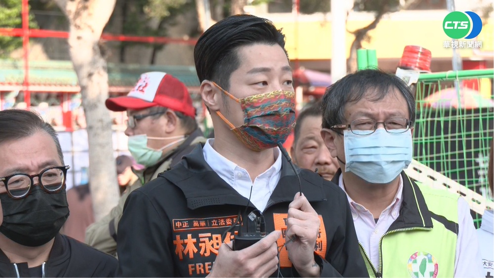 林昶佐騎腳踏車催票 鍾小平諷"需救護車"