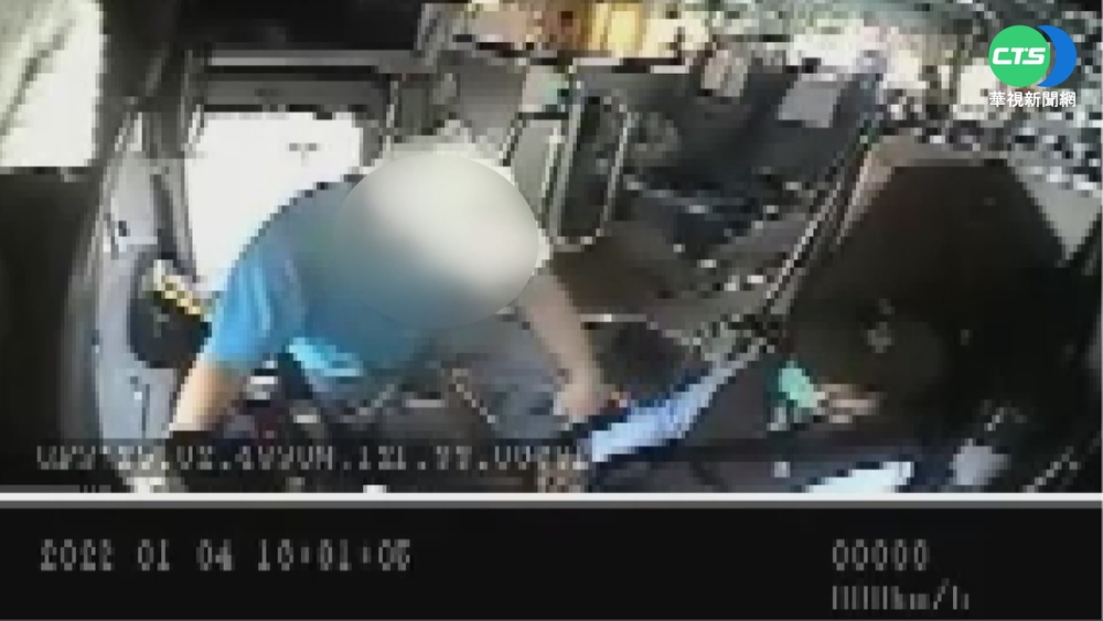 劣! 男不滿遭勸導戴好口罩 狂毆客運駕駛