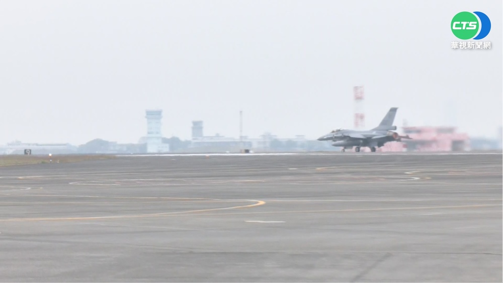 春節加強戰備操演 F-16V首次"大象走路"