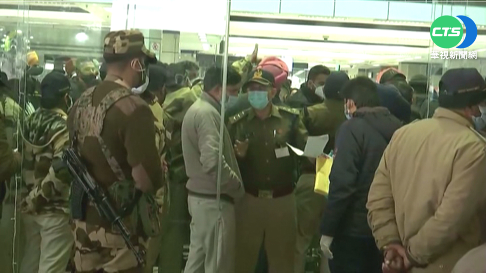 義大利飛印度班機 78%旅客檢測陽性