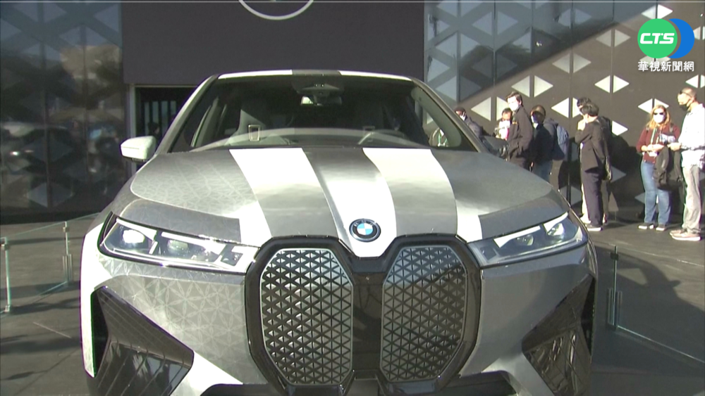 運用台業者技術 全球首輛"變色車"發布