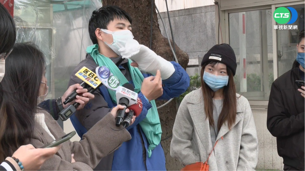 對超車蛇行車按喇叭 音樂師手部遭砍傷