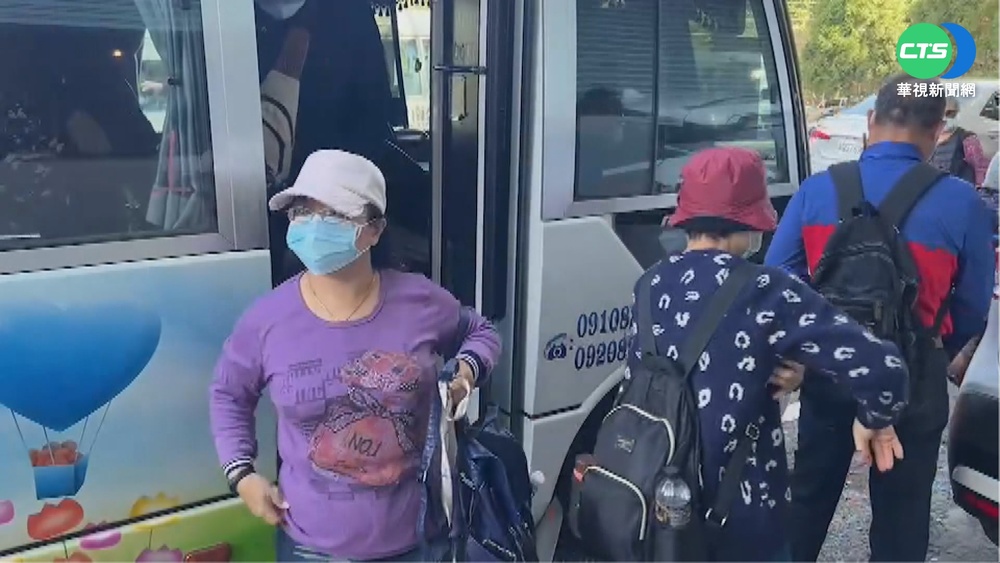 梅嶺賞花潮塞爆 南市府提供免費接駁車