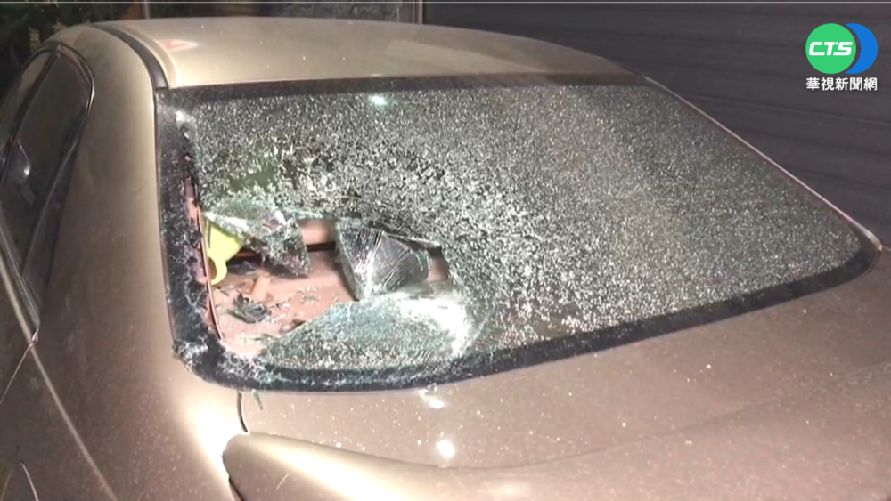 男上門求復合遭拒 怒砸4汽機車洩憤