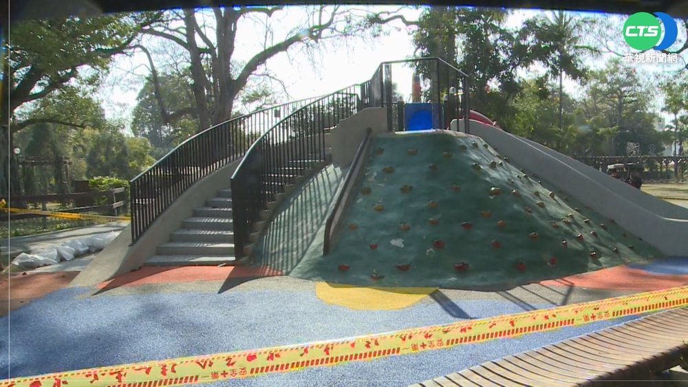 第三方認證排隊中... 公園遊具無法啟用!