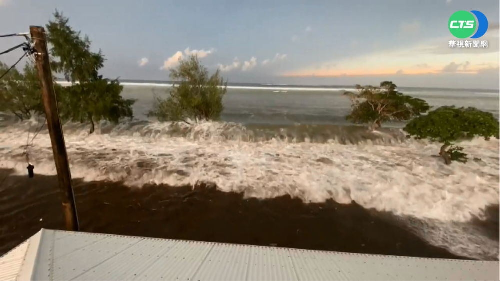 東加海底火山噴發 緊急發布海嘯警報