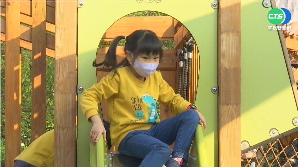 本土疫情連環爆 台北室內外運動須戴口罩