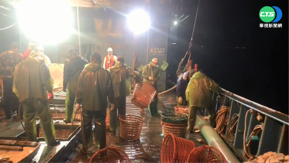 中漁船撈過界拒檢逃 遭澎湖海巡扣押