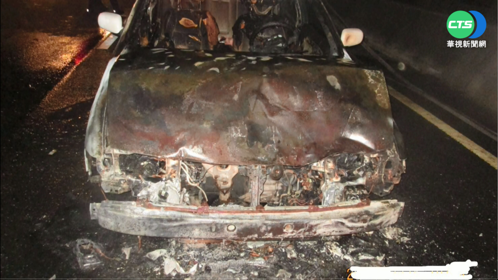 國1麻豆路段火燒車 7大1小驚險逃生