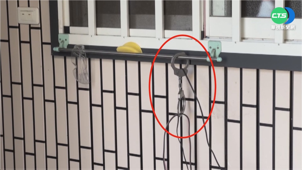 警蓋違建租人? 妻遭控掛制服.手銬"示威"