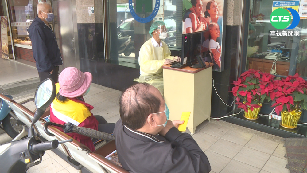 高雄港群聚42確診 高市府加開篩檢站